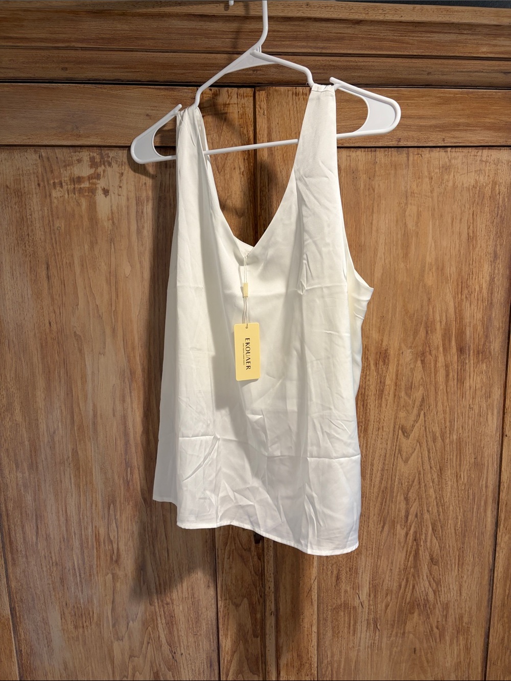 EKOUAER White V-Neck Sleeveless Camisole